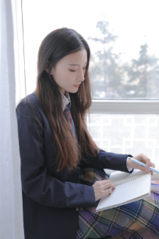 犯错自己过来趴好